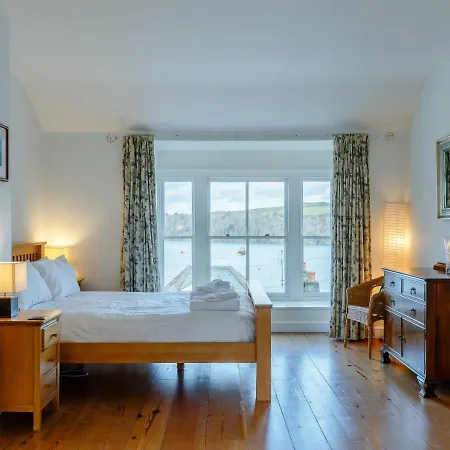 Chapel Mead * Fowey